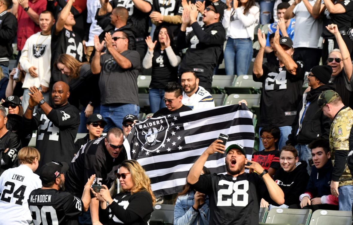 Raiders training camp costa mesa fans lockout