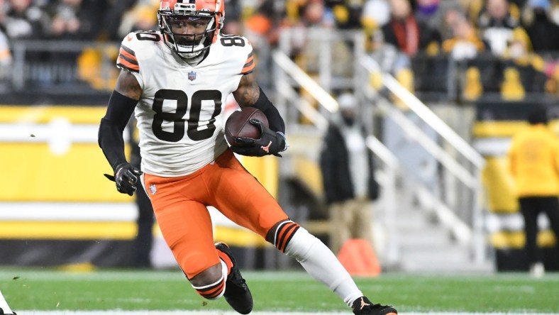 Jan 3, 2022; Pittsburgh, Pennsylvania, USA;  Cleveland Browns wideout Jarvis Landry (80) gains six yards against the Pittsburgh Steelers during the first quarter at Heinz Field. Mandatory Credit: Philip G. Pavely-USA TODAY Sports