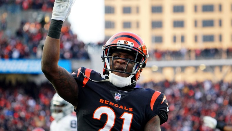 Jan 15, 2022; Cincinnati, OH, USA;  Cincinnati Bengals cornerback Mike Hilton (21) reacts after breaking up a pass in the first quarter during an NFL AFC wild-card playoff game against the Las Vegas Raiders, Saturday, Jan. 15, 2022, at Paul Brown Stadium in Cincinnati. Mandatory Credit: Kareem Elgazzar-USA TODAY Sports