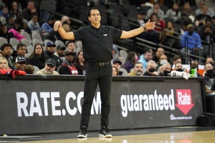 Feb 3, 2022; San Antonio, Texas, USA; Miami Heat head coach Erik Spoelstra signals to players during the first half against the San Antonio Spurs at AT&T Center. Mandatory Credit: Scott Wachter-USA TODAY Sports