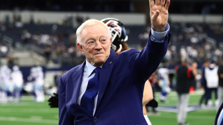 jerry jones of the dallas cowboys