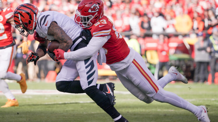 anthony hitchens released, kansas city chiefs