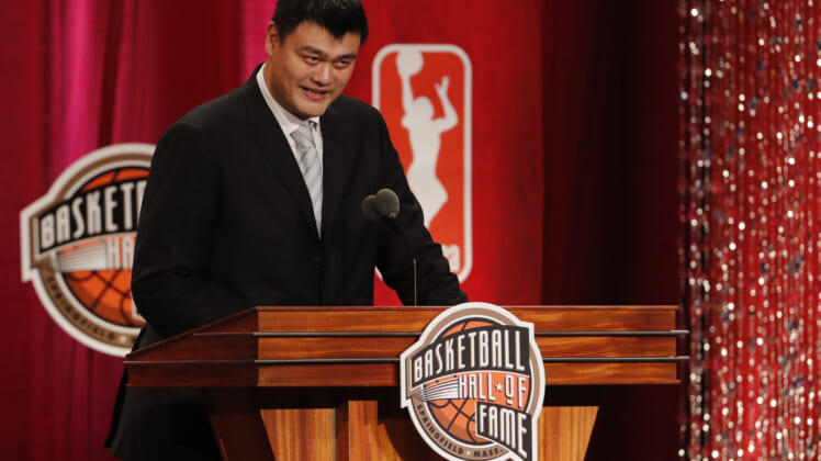 tallest basketball players ever: yao ming