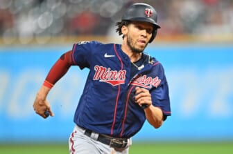 Reports: Cubs land shortstop Andrelton Simmons on 1-year deal