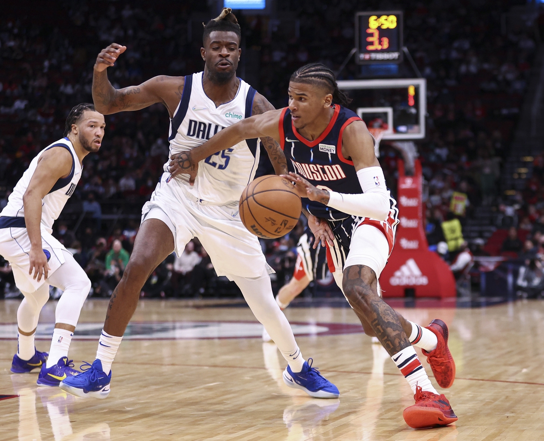 Moving on after ugly loss, Mavs visit Rockets