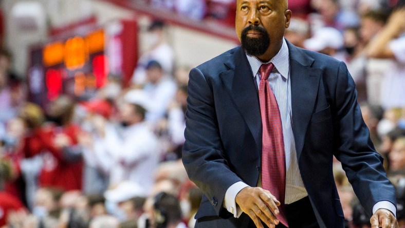 Indiana head coach Mike Woodson looks at the score late during the second half of the Indiana versus Wisconsin men's basketball game at Simon Skjodt Assembly Hall on Tuesday, Feb. 15, 2022.

Iu Wu Bb 2h Woodson 3