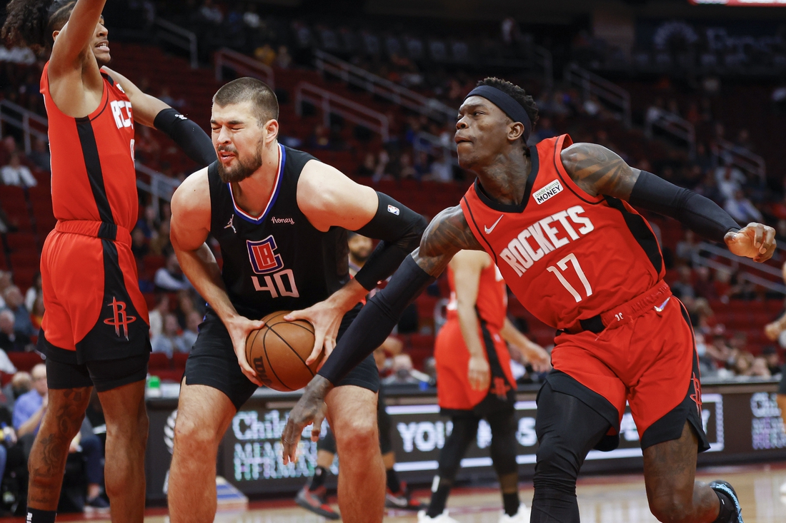 Surging Clippers Send Rockets To 10th Straight Loss