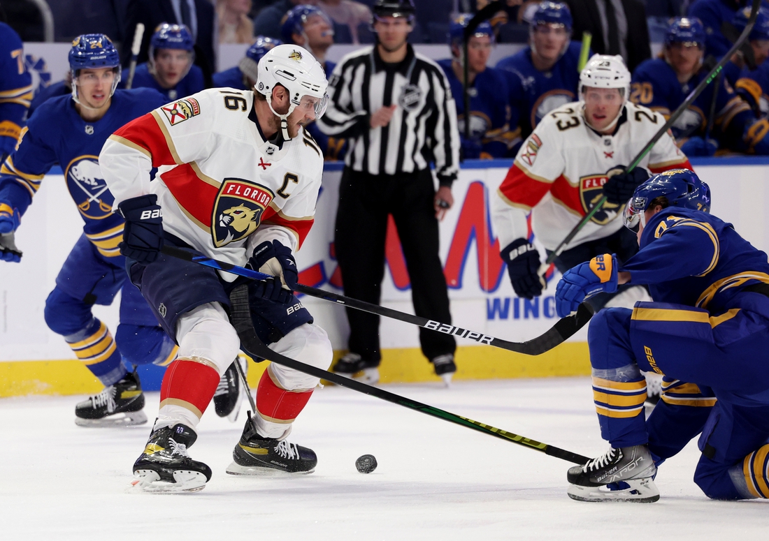 Panthers score 6, roll to victory over Sabres