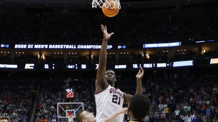 Mar 18, 2022; Pittsburgh, PA, USA; Illinois Fighting Illini center Kofi Cockburn (21) shoots the ball against the Chattanooga Mocs in the second half during the first round of the 2022 NCAA Tournament at PPG Paints Arena. Mandatory Credit: Geoff Burke-USA TODAY Sports