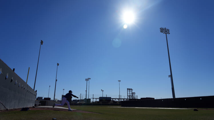 MLB: Spring Training- Chicago Cubs-Workouts