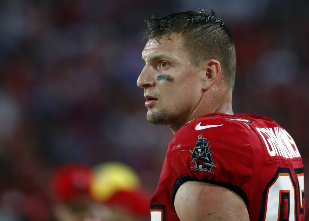 Tampa Bay buccaneers re-sign Rob Gronkowsi after signing Keanu Neal
