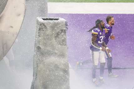 Minnesota Vikings post open for business sign as NFL trade rumors heat up