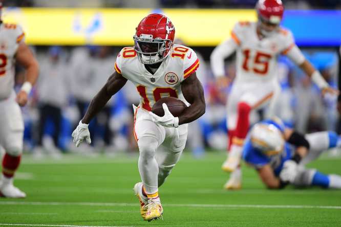 Chiefs' Tyreek Hill Says Playing with Julio Jones Would Be 'Amazing', News, Scores, Highlights, Stats, and Rumors