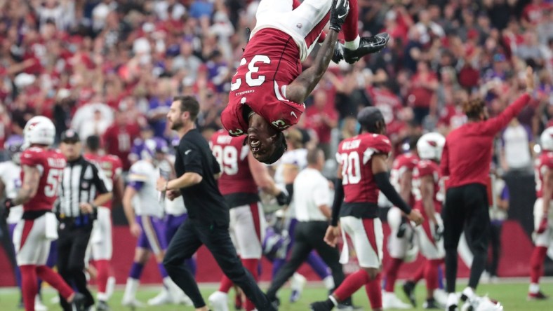 Arizona Cardinals cornerback Antonio Hamilton (33) does a backflip while celebrating their 34-33 win against the Minnesota Vikings in Glendale, Ariz. Sept. 19, 2021.

Cardinals Vs Vikings