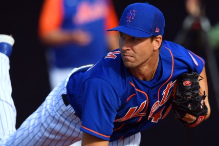 New York Mets pitcher Jacob deGrom warms up his arm on Monday, March 14, 2022, as players return to Clover Park in Port St. Lucie for spring training practice.

Tcn Mets In Psl 02