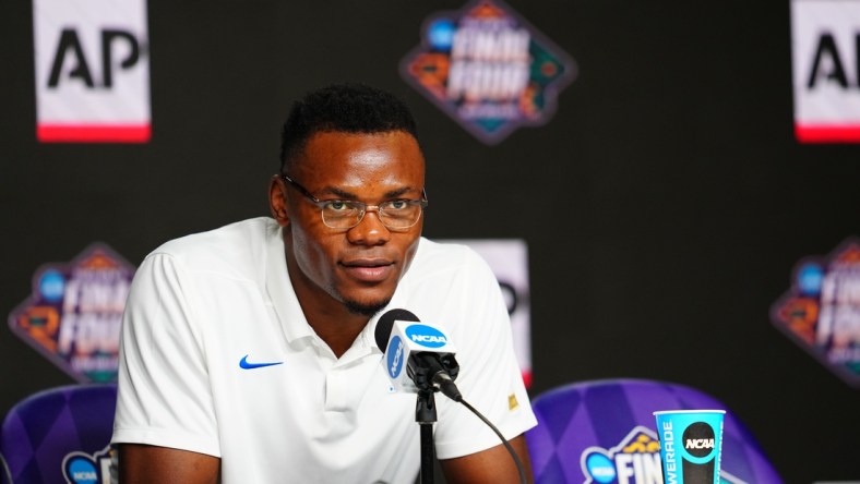 Apr 1, 2022; New Orleans, LA, USA; Kentucky Wildcats forward Oscar Tshiebwe (34) speaks after winning the Player of the Year Award at Caesars Superdome. Mandatory Credit: Andrew Wevers-USA TODAY Sports