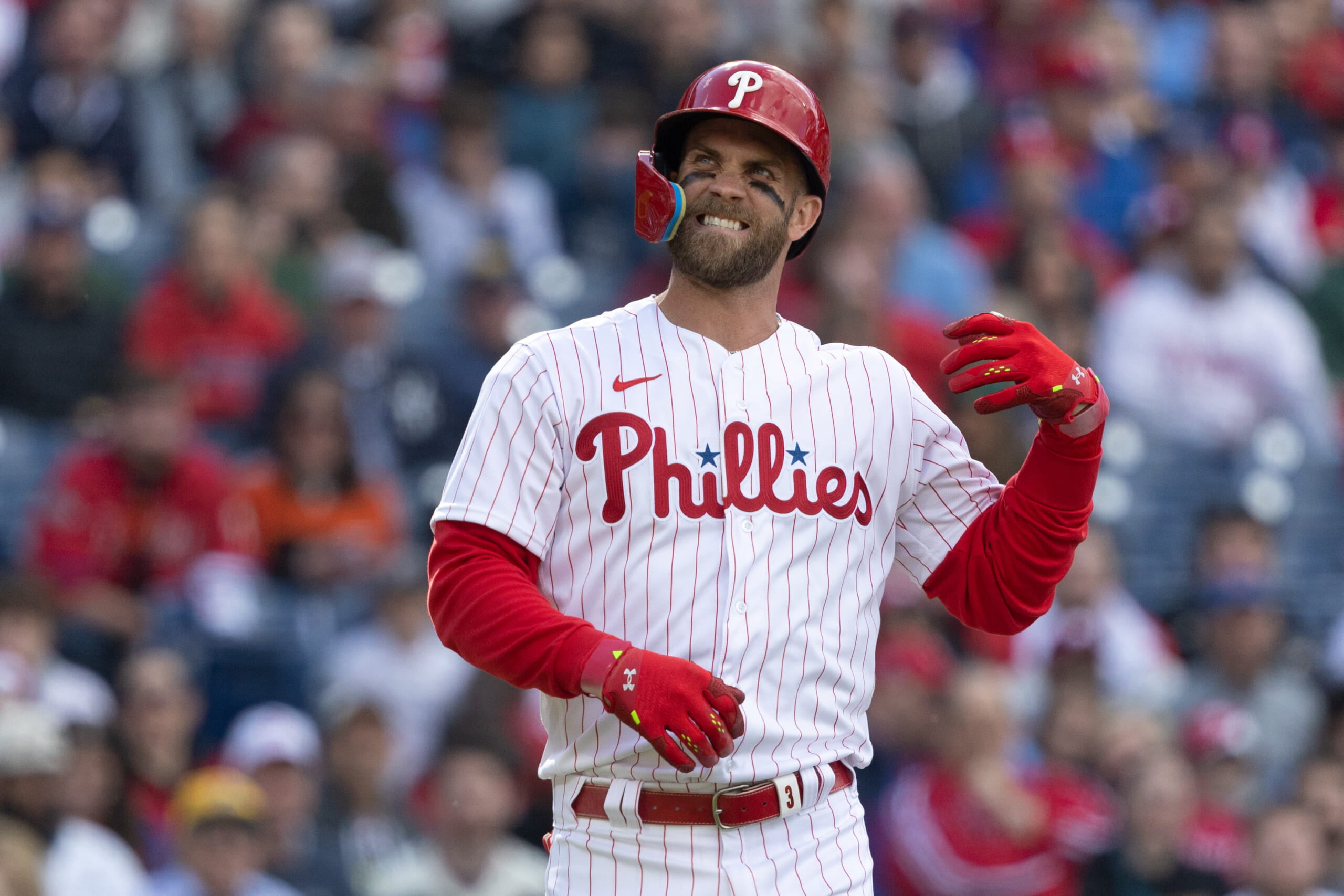 WATCH: Bryce Harper suffers apparent elbow injury for Philadelphia Phillies
