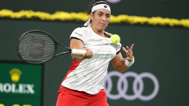 Ons Jabeur returns a shot to Paula Badosa in their semifinal match at the BNP Paribas in Indian Wells, Calif., on October 15, 2021.

Paula Badosa Vs Ons Jabeur Bnp Paribas2202