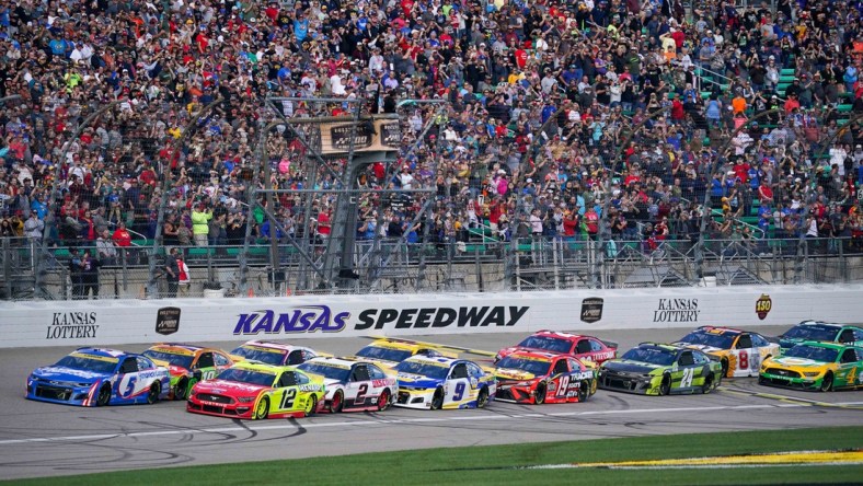 Oct 24, 2021; Kansas City, Kansas, USA; A general view of the start of the Hollywood Casino 400 at Kansas Speedway. Mandatory Credit: Denny Medley-USA TODAY Sports