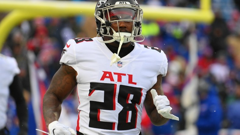 Jan 2, 2022; Orchard Park, New York, USA; Atlanta Falcons running back Mike Davis (28) prior to the game against the Buffalo Bills at Highmark Stadium. Mandatory Credit: Rich Barnes-USA TODAY Sports