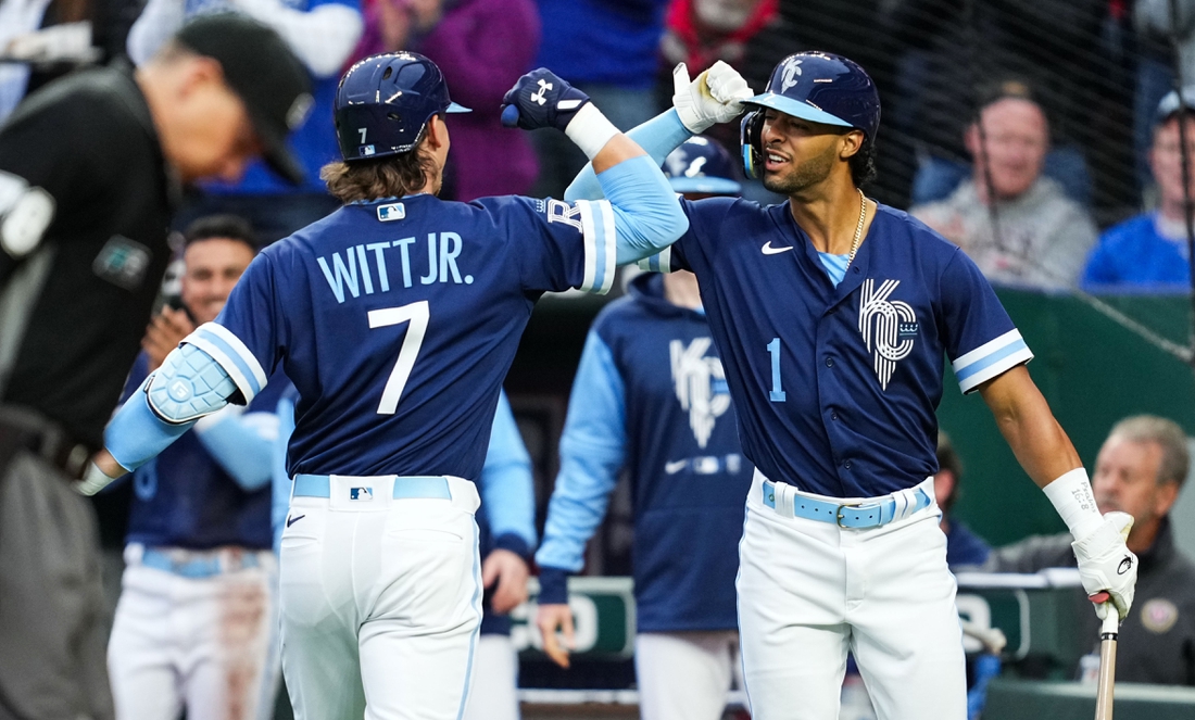 Royals' Whit Merrifield collects first hit in major league debut