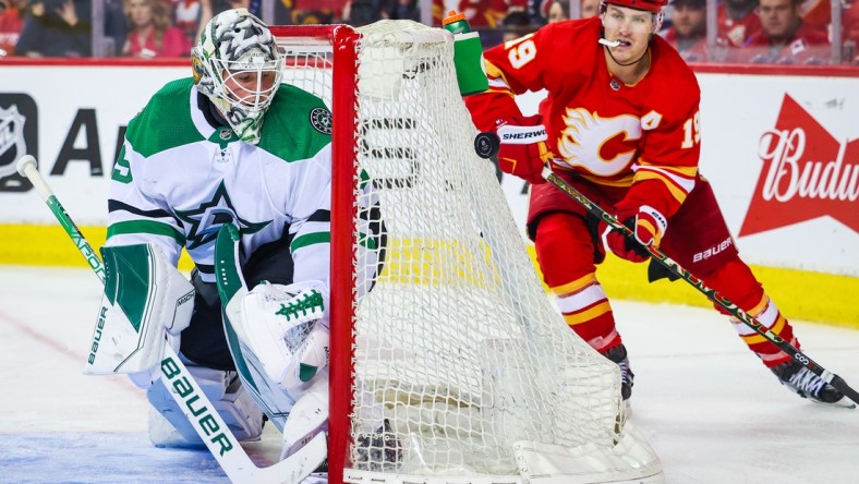 May 5, 2022; Calgary, Alberta, CAN; Dallas Stars goaltender Jake Oettinger (29) guards his net against the Calgary Flames during the third period in game two of the first round of the 2022 Stanley Cup Playoffs at Scotiabank Saddledome. Mandatory Credit: Sergei Belski-USA TODAY Sports