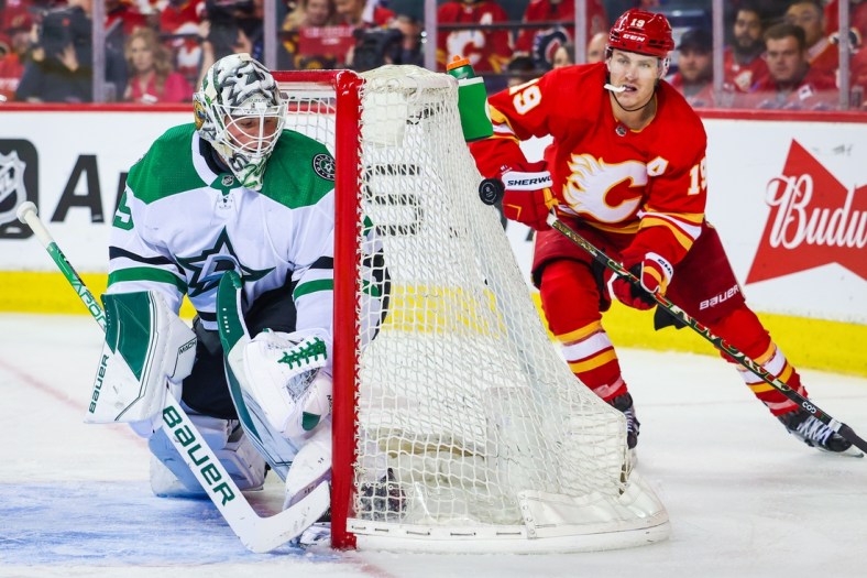 May 5, 2022; Calgary, Alberta, CAN; Dallas Stars goaltender Jake Oettinger (29) guards his net against the Calgary Flames during the third period in game two of the first round of the 2022 Stanley Cup Playoffs at Scotiabank Saddledome. Mandatory Credit: Sergei Belski-USA TODAY Sports