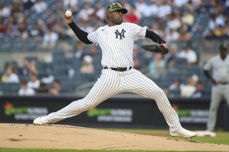 May 22, 2022; Bronx, New York, USA;  New York Yankees starting pitcher Luis Severino (40) pitches in the first inning against the Chicago White Sox at Yankee Stadium. Mandatory Credit: Wendell Cruz-USA TODAY Sports