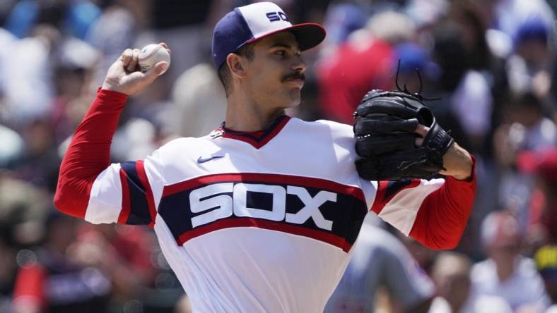 May 29, 2022; Chicago, Illinois, USA; Chicago White Sox starting pitcher Dylan Cease (84) pitches against the Chicago Cubs during the first inning at Guaranteed Rate Field. Mandatory Credit: David Banks-USA TODAY Sports