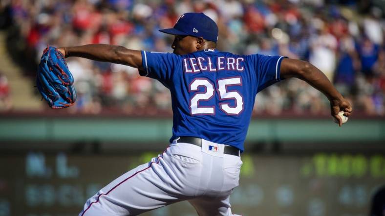 Sep 29, 2019; Arlington, TX, USA; Texas Rangers relief pitcher Jose Leclerc (25) in action during the game between the Rangers and the Yankees in the final home game at Globe Life Park in Arlington. Mandatory Credit: Jerome Miron-USA TODAY Sports