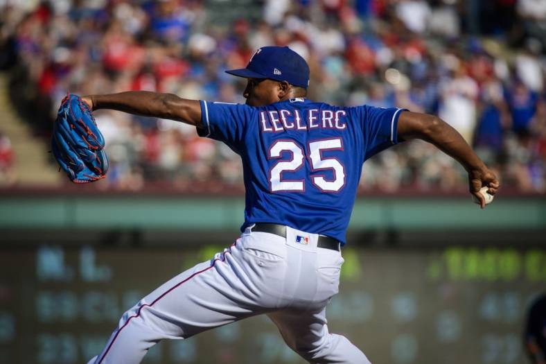 Sep 29, 2019; Arlington, TX, USA; Texas Rangers relief pitcher Jose Leclerc (25) in action during the game between the Rangers and the Yankees in the final home game at Globe Life Park in Arlington. Mandatory Credit: Jerome Miron-USA TODAY Sports