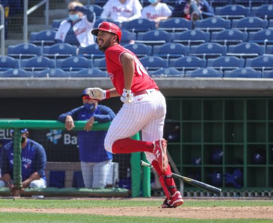 Darick Hall returns to the Phillies