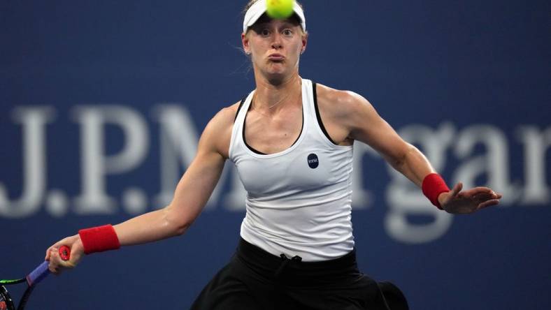 Aug 31, 2021; Flushing, NY, USA; Alison Riske of the United States hits to Anastasia Pavlyuchenkova of Russia on day two of the 2021 U.S. Open tennis tournament at USTA Billie Jean King National Tennis Center. Mandatory Credit: Danielle Parhizkaran-USA TODAY Sports