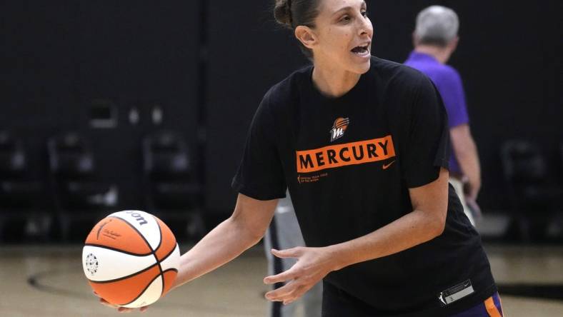 Apr 21, 2022; Phoenix, Arizona, USA; Phoenix Mercury guard Diana Taurasi works out during training camp at Verizon 5G Performance Center. Mandatory Credit: Cheryl Evans/The Republic via USA TODAY NETWORK