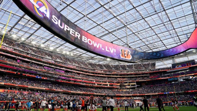 General view of the field as the Los Angeles Rams and the Cincinnati Bengals warm up before kickoff of Super Bowl 56, Sunday, Feb. 13, 2022, at SoFi Stadium in Inglewood, Calif.

Nfl Super Bowl 56 Los Angeles Rams Vs Cincinnati Bengals Feb 13 2022 0247

Syndication The Enquirer