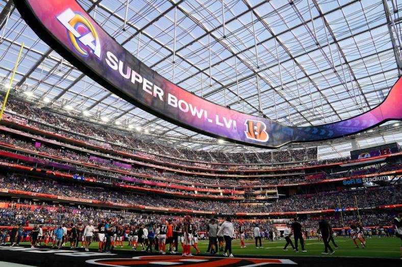 General view of the field as the Los Angeles Rams and the Cincinnati Bengals warm up before kickoff of Super Bowl 56, Sunday, Feb. 13, 2022, at SoFi Stadium in Inglewood, Calif.

Nfl Super Bowl 56 Los Angeles Rams Vs Cincinnati Bengals Feb 13 2022 0247

Syndication The Enquirer