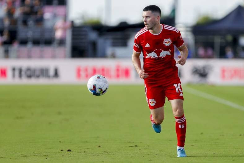 May 22, 2022; Fort Lauderdale, Florida, USA; New York Red Bulls midfielder Lewis Morgan (10) runs with the ball during the first half against Inter Miami CF at DRV PNK Stadium. Mandatory Credit: Sam Navarro-USA TODAY Sports