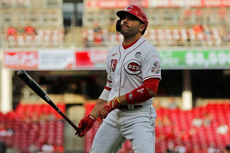 Cincinnati Reds designated hitter Joey Votto (19) walks in the third inning of the MLB National League game between the Cincinnati Reds and the Washington Nationals at Great American Ball Park in downtown Cincinnati on Thursday, June 2, 2022.

Washington Nationals At Cincinnati Reds