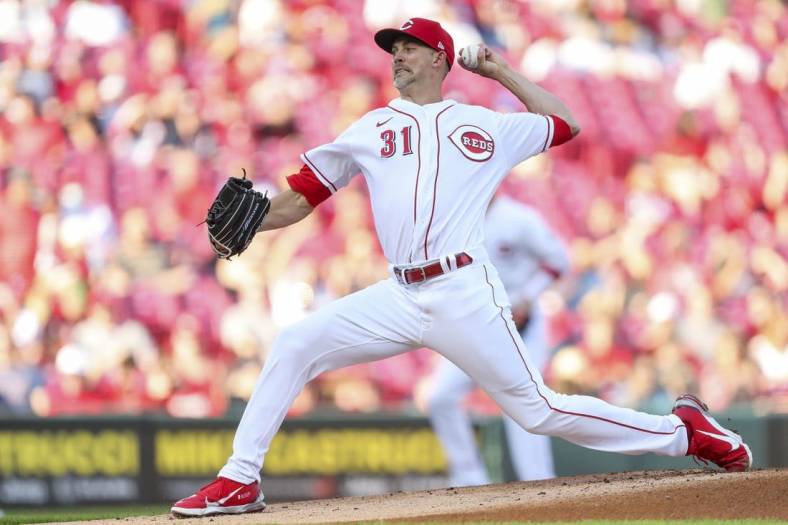 Jun 3, 2022; Cincinnati, Ohio, USA; Cincinnati Reds starting pitcher Mike Minor (31) pitches against the Washington Nationals in the first inning at Great American Ball Park. Mandatory Credit: Katie Stratman-USA TODAY Sports