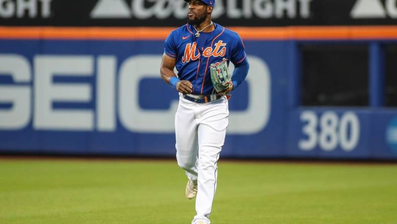 May 28, 2022; New York City, New York, USA;  New York Mets right fielder Starling Marte (6) at Citi Field. Mandatory Credit: Wendell Cruz-USA TODAY Sports