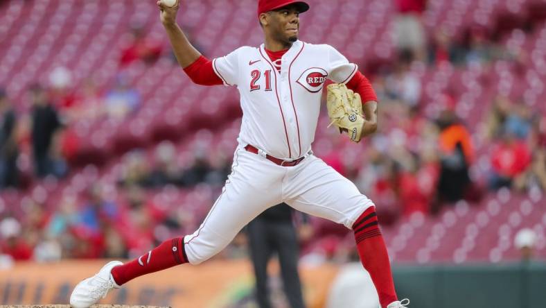 Jun 6, 2022; Cincinnati, Ohio, USA; Cincinnati Reds starting pitcher Hunter Greene (21) pitches against the Arizona Diamondbacks in the second inning at Great American Ball Park. Mandatory Credit: Katie Stratman-USA TODAY Sports