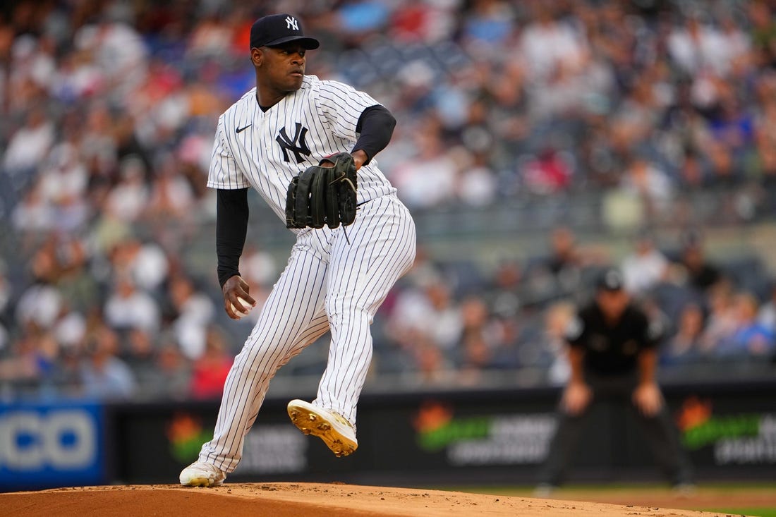 Yankees Look To Extend Win Streak To Games Sweep Jays