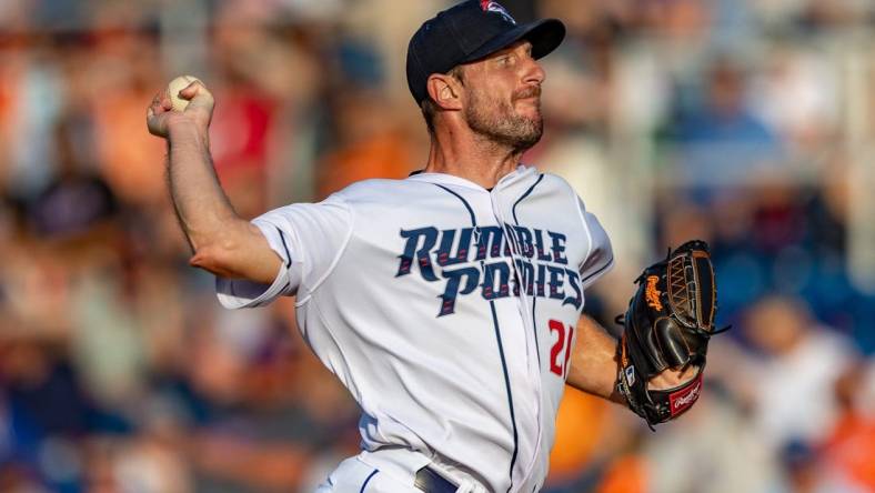 An announced crowd of 7,491, a Mirabito Stadium baseball record, saw Max Scherzer and James McCann rehab with the Binghamton Rumble Ponies. Reading won, 7-6.

Mets Rehab At Rumble Ponies Gallery 008