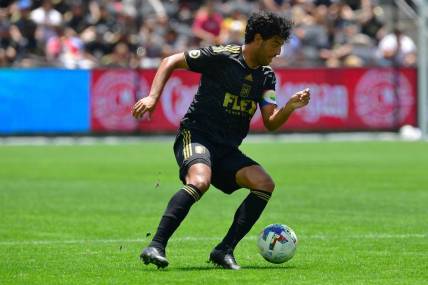 LAFC re-sign Carlos Vela as Designated Player through 2023