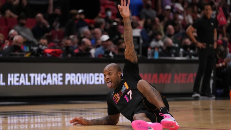 p.j. tucker signs with the brooklyn nets