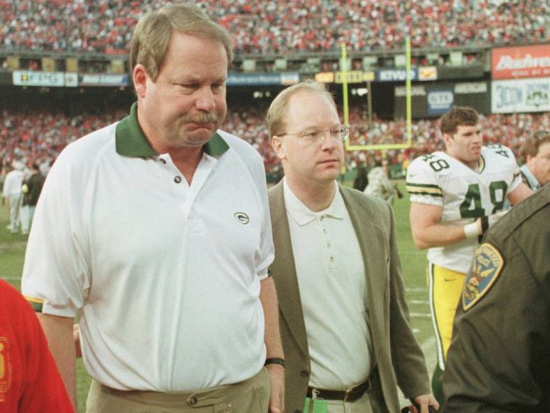 A dejected Green Bay Packers head coach Mike Holmgren leaves the field after his team was defeated by the 49ers Sunday, January 3, 1999 at 3Comm Park in San Francisco, Calif.

Mike Holmgren Leaves Field Green Bay Packers Vs San Francisco 49ers