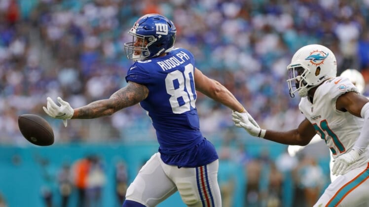 Dec 5, 2021; Miami Gardens, Florida, USA; New York Giants tight end Kyle Rudolph (80) drops the football against the Miami Dolphins during the second half at Hard Rock Stadium. Mandatory Credit: Sam Navarro-USA TODAY Sports