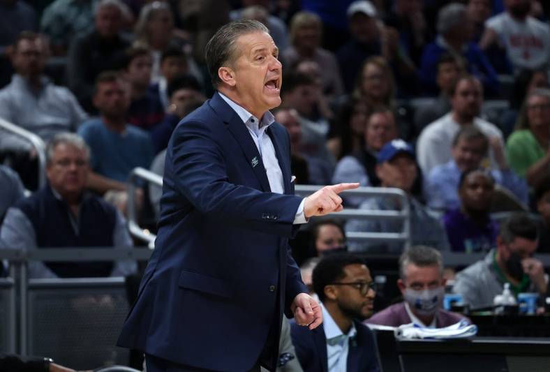 Mar 17, 2022; Indianapolis, IN, USA; Kentucky Wildcats head coach John Calipari reacts against the Saint Peter's Peacocks during the first round of the 2022 NCAA Tournament at Gainbridge Fieldhouse. Mandatory Credit: Trevor Ruszkowski-USA TODAY Sports