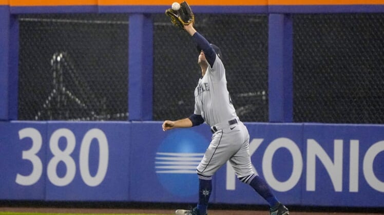 May 14, 2022; New York City, New York, USA; Seattle Mariners right fielder Steven Souza Jr. (21) catches a fly ball hit by New York Mets second baseman Jeff McNeil (not pictured) during the eighth inning at Citi Field. Mandatory Credit: Gregory Fisher-USA TODAY Sports