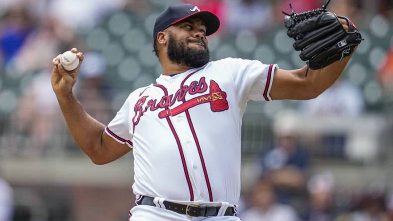 Jun 23, 2022; Cumberland, Georgia, USA; Atlanta Braves relief pitcher Kenley Jansen (74) pitches against the San Francisco Giants during the ninth inning at Truist Park. Mandatory Credit: Dale Zanine-USA TODAY Sports